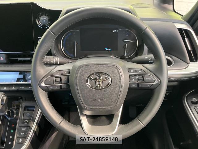 Toyota VOXY 2025-06 8373925-11