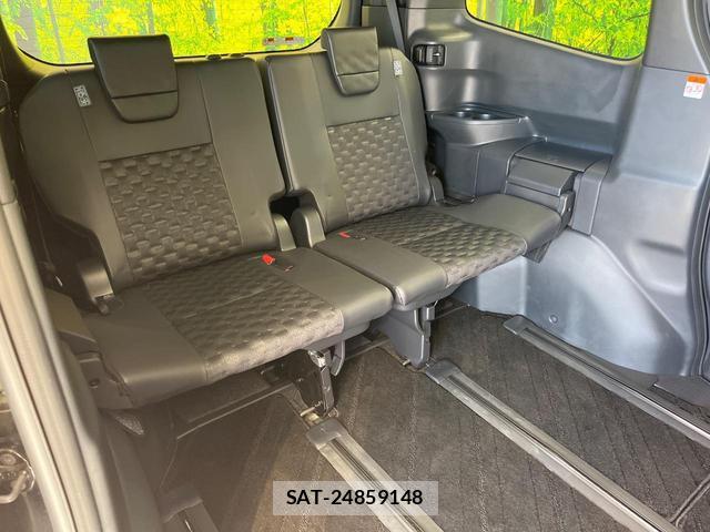 Toyota VOXY 2025-06 8373925-9