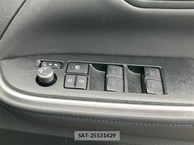 Toyota VOXY 2023-09 8374099-14
