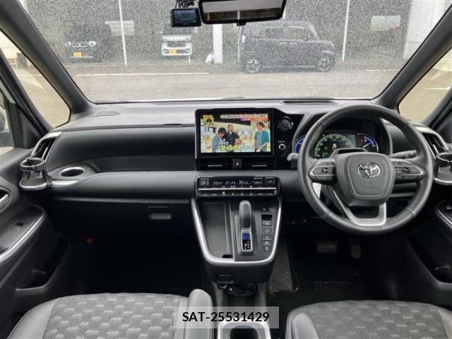 Toyota VOXY 2023-09 8374099-3