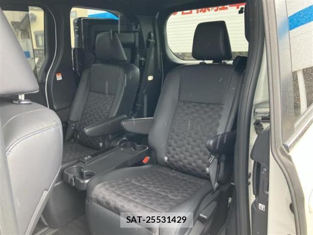 Toyota VOXY 2023-09 8374099-5