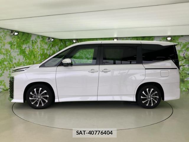 Toyota VOXY 2023-08 8374131-1