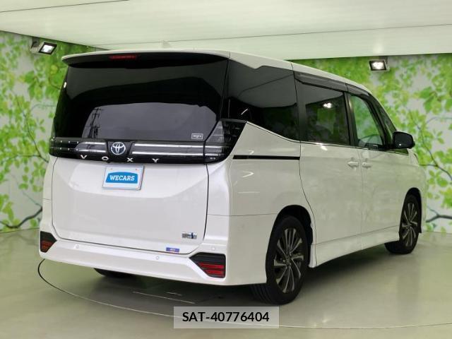 Toyota VOXY 2023-08 8374131-2