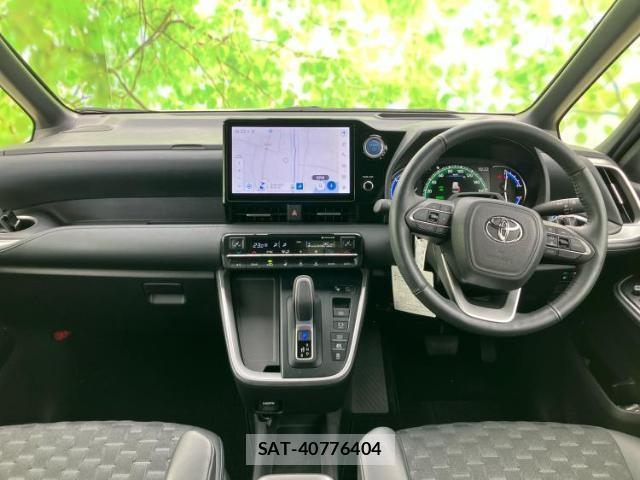 Toyota VOXY 2023-08 8374131-3
