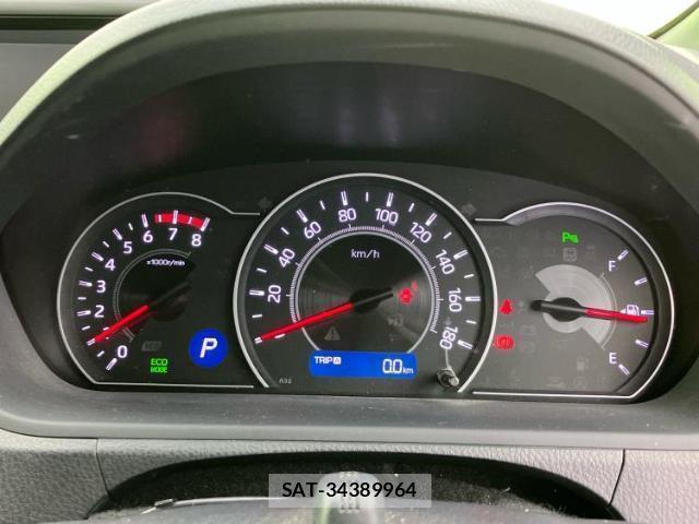 Toyota VOXY 2021-07 8374132-11