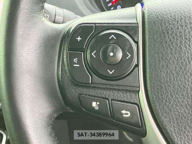 Toyota VOXY 2021-07 8374132-13