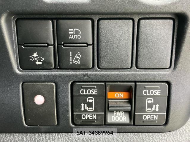 Toyota VOXY 2021-07 8374132-15
