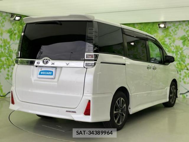 Toyota VOXY 2021-07 8374132-2