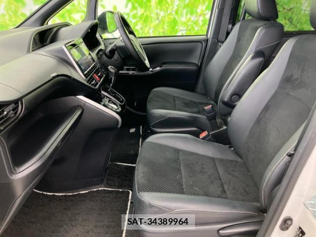 Toyota VOXY 2021-07 8374132-5