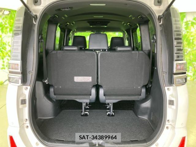Toyota VOXY 2021-07 8374132-7