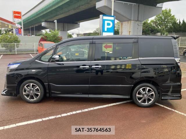 Toyota VOXY 2019-11 8374140-1