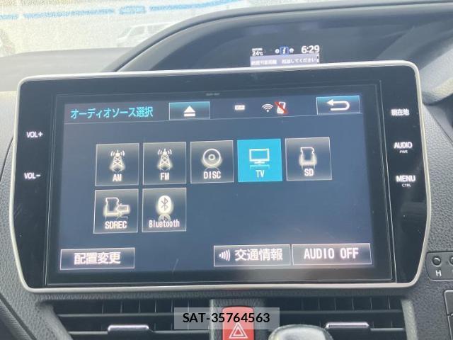 Toyota VOXY 2019-11 8374140-10