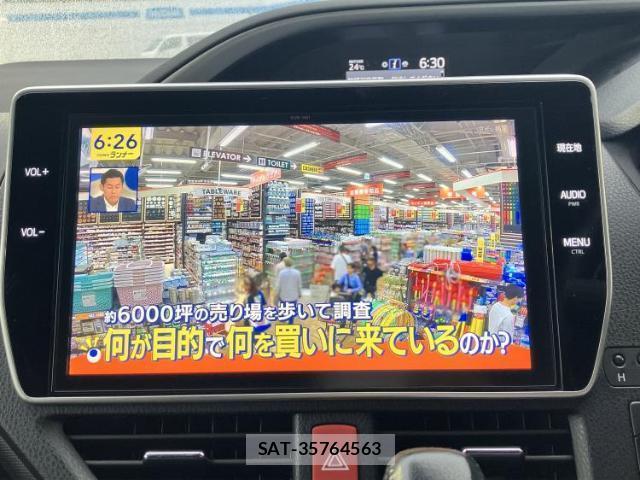 Toyota VOXY 2019-11 8374140-12