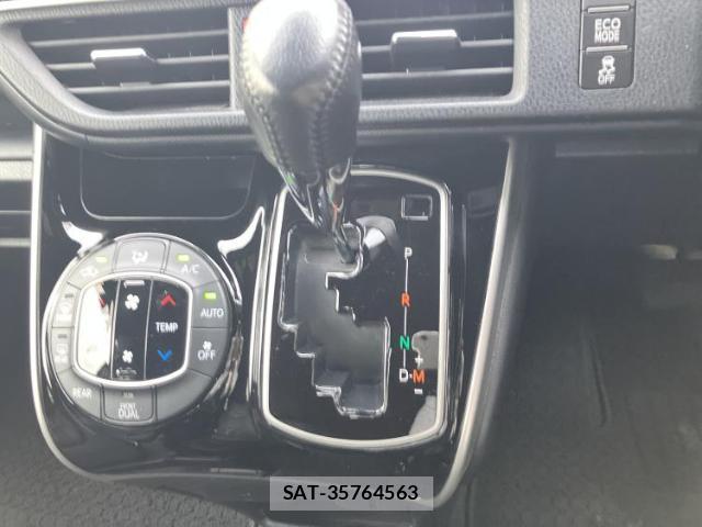 Toyota VOXY 2019-11 8374140-17