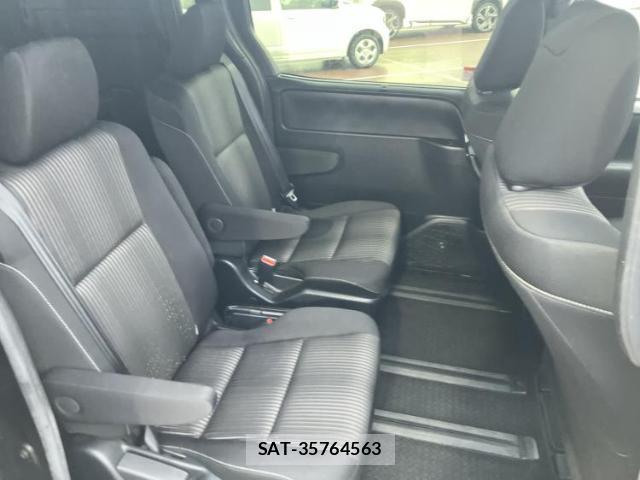 Toyota VOXY 2019-11 8374140-4