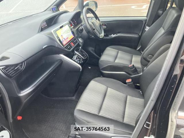 Toyota VOXY 2019-11 8374140-6