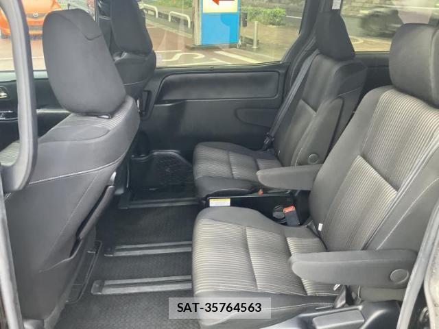 Toyota VOXY 2019-11 8374140-7