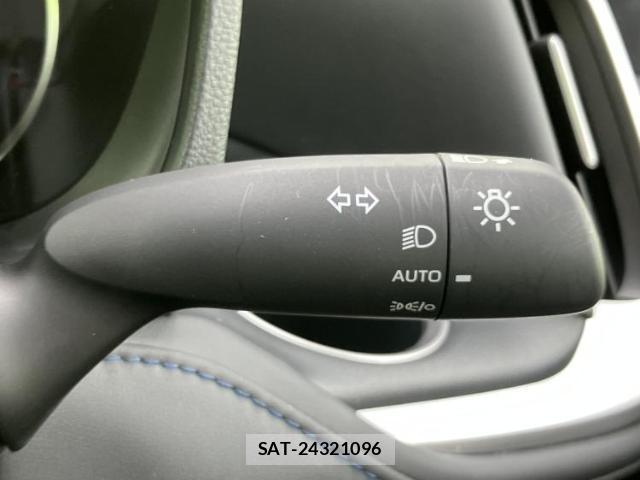 Toyota VOXY 2025-02 8374164-15