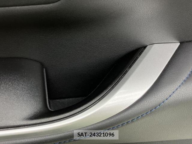 Toyota VOXY 2025-02 8374164-6