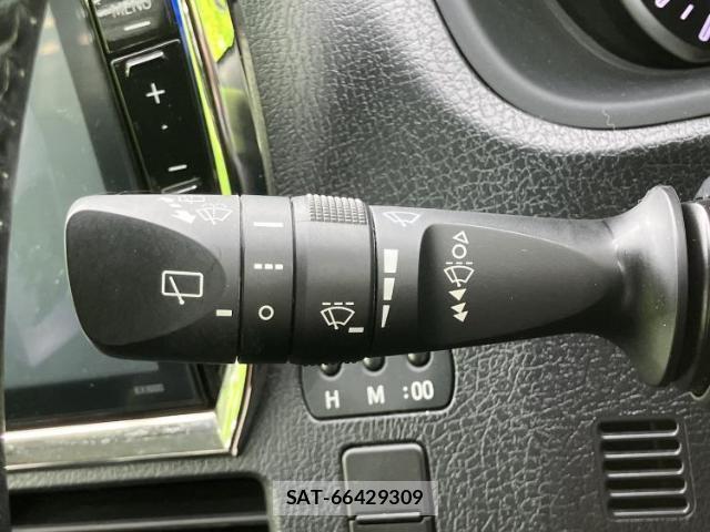 Toyota VOXY 2014-10 8374166-16