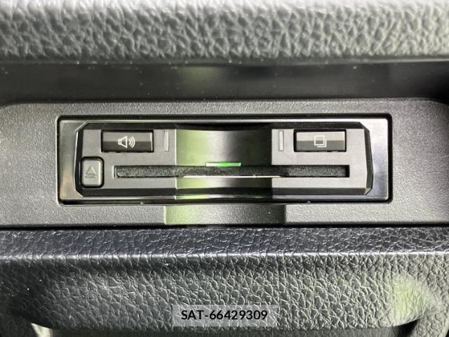 Toyota VOXY 2014-10 8374166-17