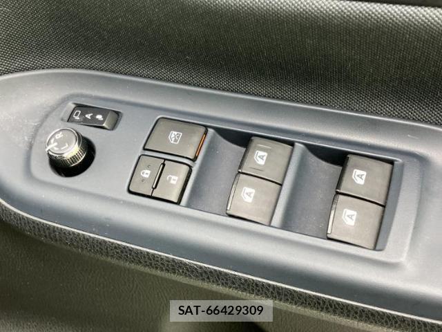 Toyota VOXY 2014-10 8374166-5