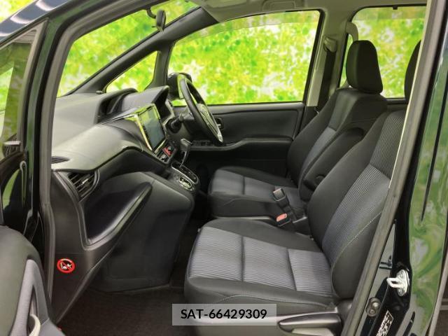 Toyota VOXY 2014-10 8374166-7