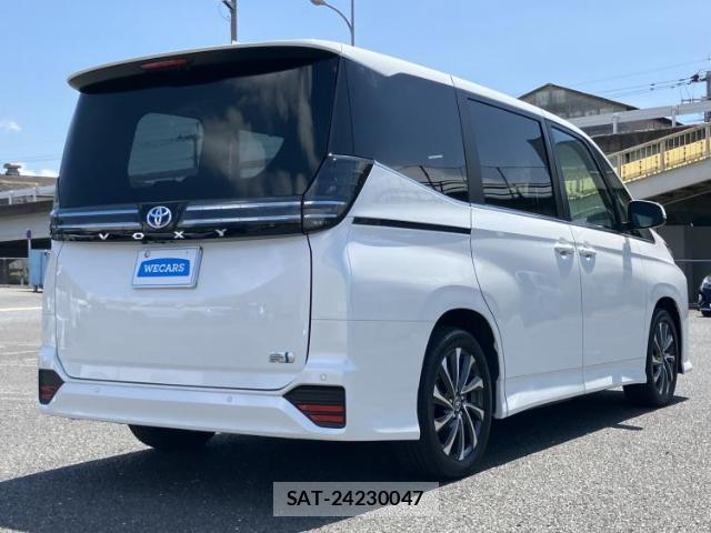 Toyota VOXY 2024-08 8374175-2