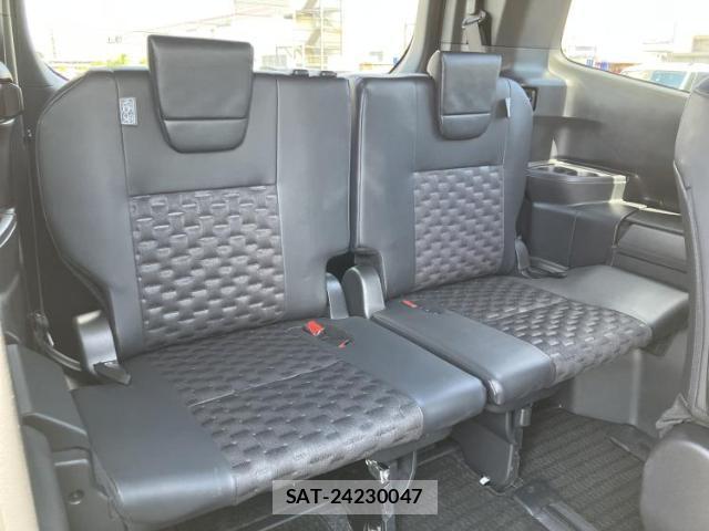 Toyota VOXY 2024-08 8374175-5