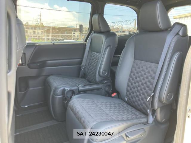 Toyota VOXY 2024-08 8374175-7