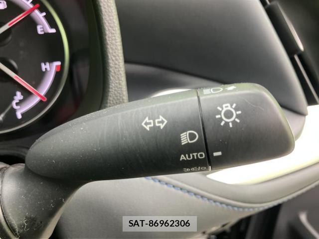 Toyota VOXY 2022-07 8374186-14