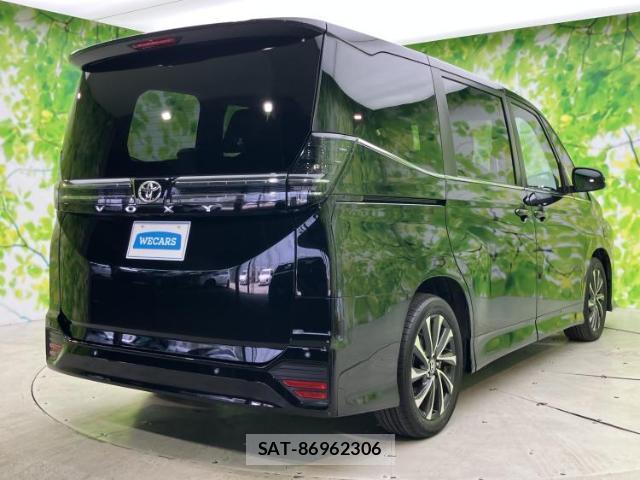 Toyota VOXY 2022-07 8374186-2