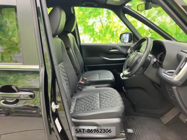 Toyota VOXY 2022-07 8374186-3