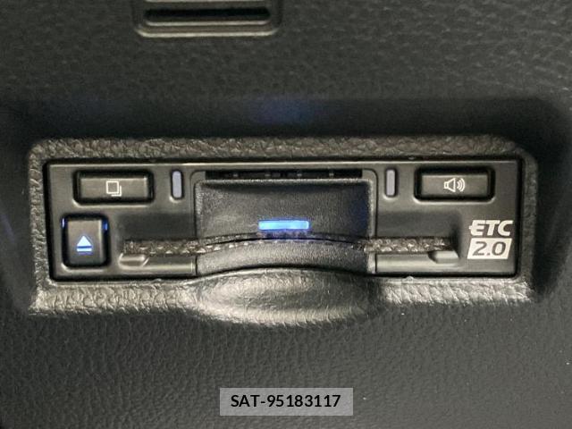 Toyota VOXY 2025-06 8374202-17