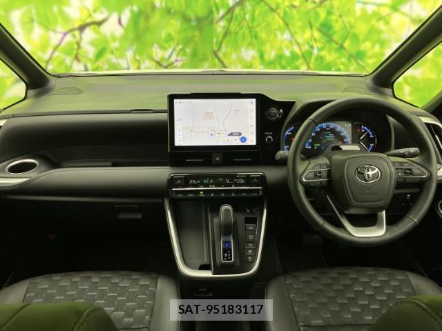 Toyota VOXY 2025-06 8374202-3