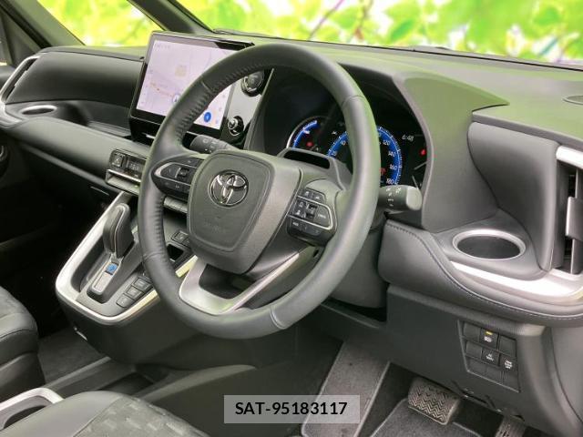 Toyota VOXY 2025-06 8374202-4