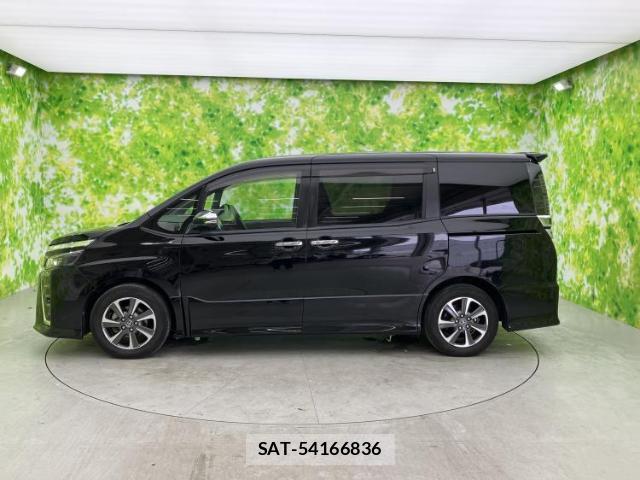 Toyota VOXY 2018-02 8374209-1