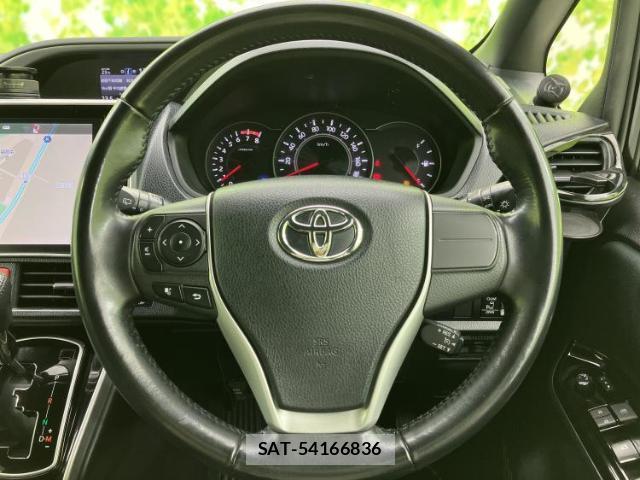 Toyota VOXY 2018-02 8374209-13