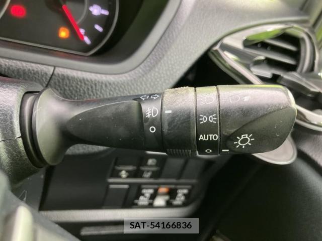 Toyota VOXY 2018-02 8374209-15