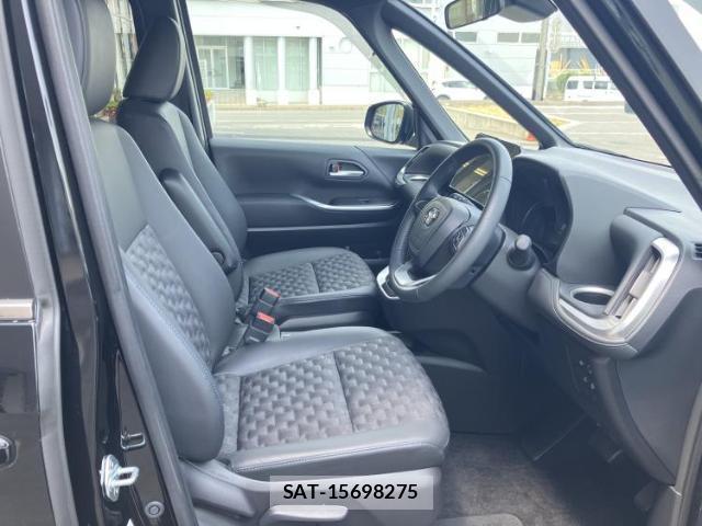 Toyota VOXY 2025-02 8374281-3