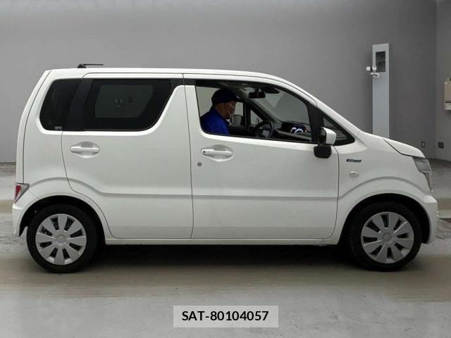 Suzuki WAGON R 2021-08 8372817-4