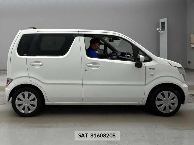 Suzuki WAGON R 2021-08 8372818-3