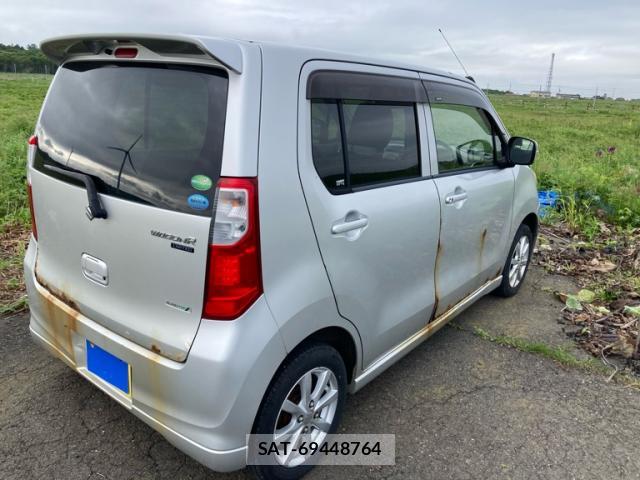 Suzuki WAGON R 2013-08 8373018-13