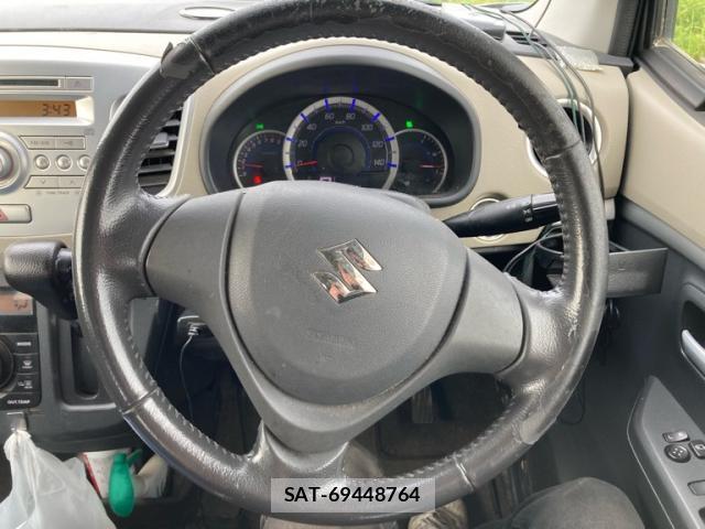 Suzuki WAGON R 2013-08 8373018-14