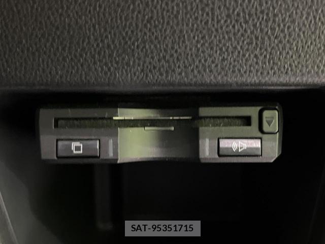 Daihatsu WAKE 2016-11 8373593-6