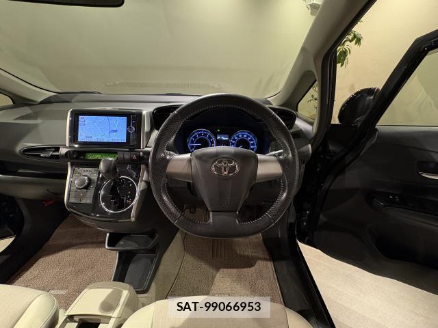 Toyota WISH 2012-06 8373942-17