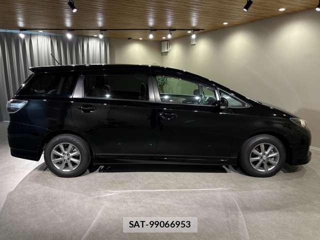 Toyota WISH 2012-06 8373942-3