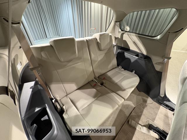 Toyota WISH 2012-06 8373942-7