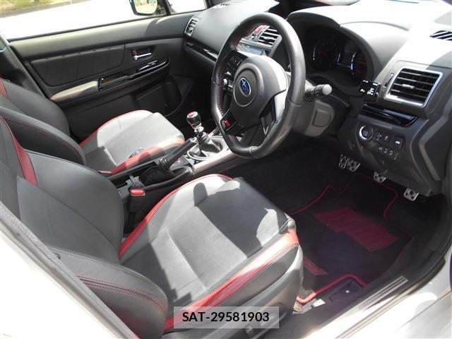 Subaru WRX STI 2017-08 8372535-11