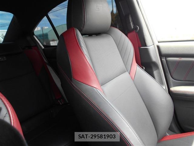 Subaru WRX STI 2017-08 8372535-17